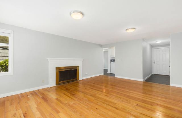 Quaint 2 Bedroom in Beacon Hill photos photos
