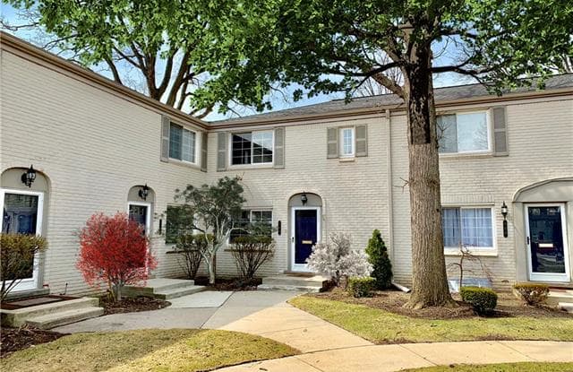 754 GRAEFIELD Court - 754 Graefield Ct, Birmingham, MI 48009