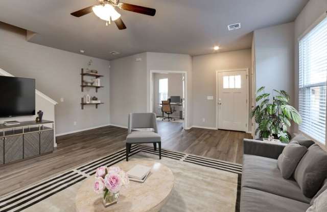 2432 East 6th Street photos photos