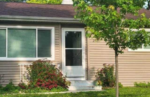 2801 Victoria Ln. Gallery 2