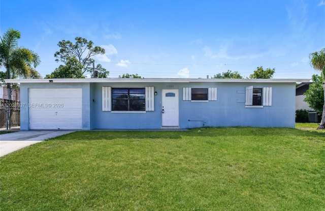 1389 Meadowbrook Dr photos photos