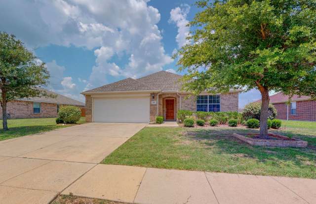Rental Home in Royse City ISD with Spacious Layout and Large Backyard photos photos