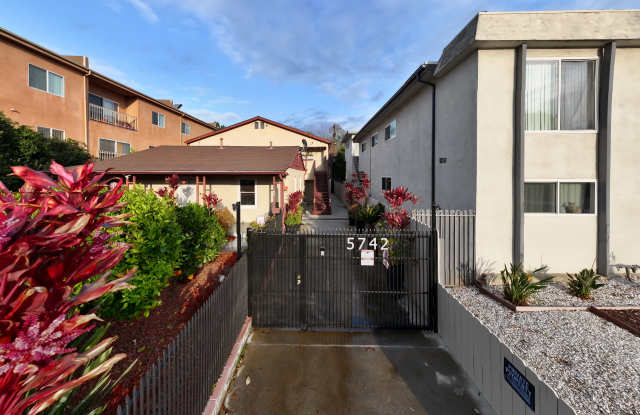 5742 Woodman Avenue photos photos