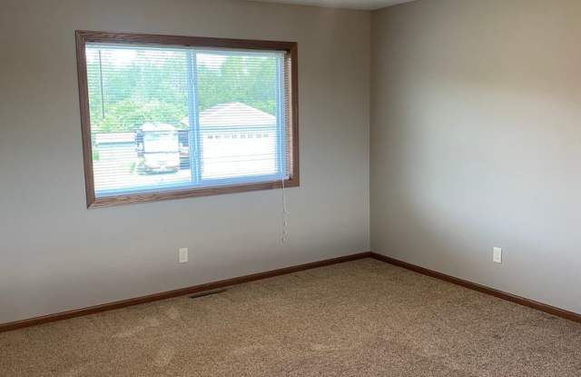 2 Bedroom Townhome in Boulder Ridge! Gallery 3