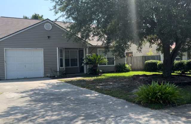 Charming 3 Bedroom, 2 Bath Home in Berwick Lakes Community photos photos