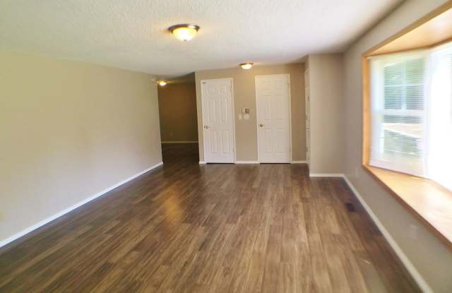 3803 SE Castlewood Drive Gallery 3