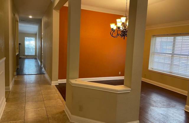 Beautiful Home Available in Cypress Mill! Gallery 4
