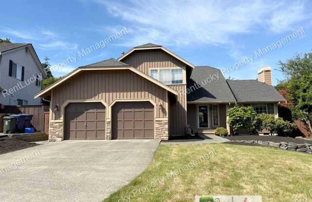 GORGEOUS 3 Bedroom Home in NE Tacoma! Spacious Yard, Beautiful Kitchen, and More! photos photos