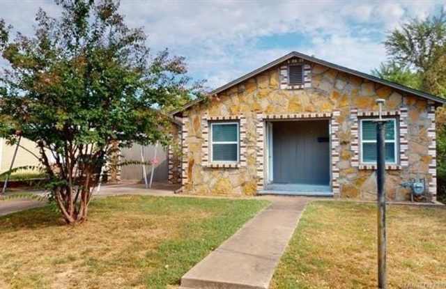 415 E Aquarium Place Gallery 2
