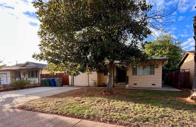 3 BED 2 BATH HOME IS LOCATED IN THE STARVIEW ESTATES SUBDIVISION photos photos
