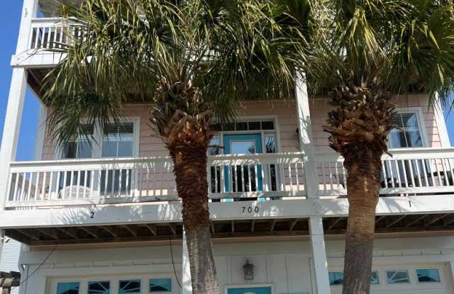 Carolina Beach - One Bedroom Studio/Room - blocks from the beach! photos photos