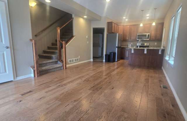 Updated 3 Bedroom Townhouse Across From Horsetooth Reservoir! Gallery 1