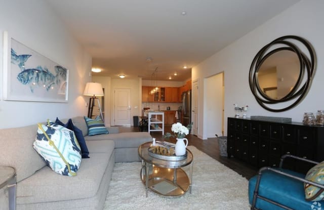The Shipyard at Port Jefferson Harbor Apartments Gallery 2