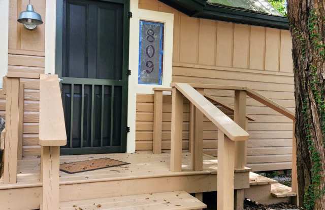 Single Family Home Close to UF! - 809 Northwest 4th Avenue, Gainesville, FL 32601