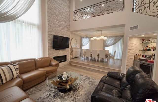 5333 Zelzah Ave unit: 305 Gallery 4