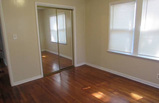 Charming home and It's close to TU, Cherry Street and downtown. Gallery 4