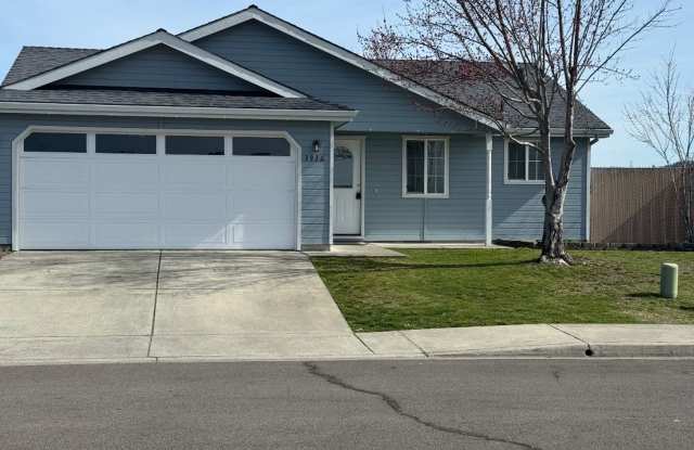 Beautiful 3 bedroom 2 bathroom home with new range, paint and carpet available soon! photos photos