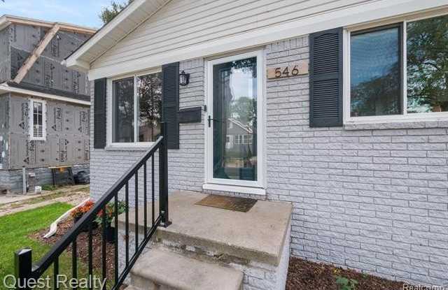 546 E Drayton Street Gallery 2