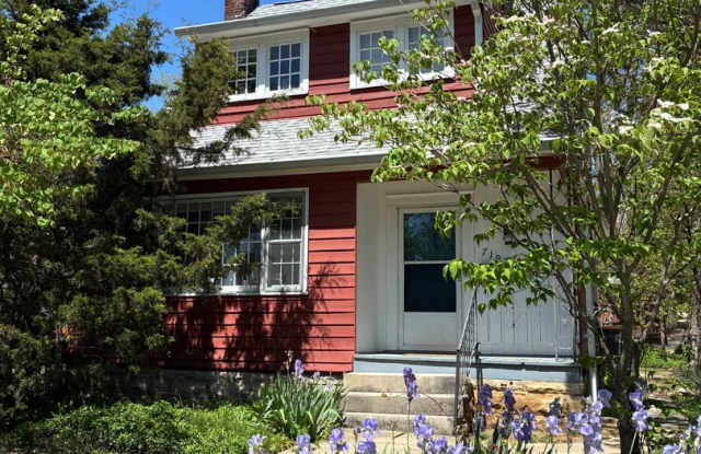 5 Bedroom, 2 bath House- Available August 2027! Gallery 1