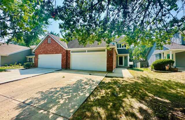 {10709} Spacious Overland Park Duplex + Two Car Garage + Finished Basement photos photos
