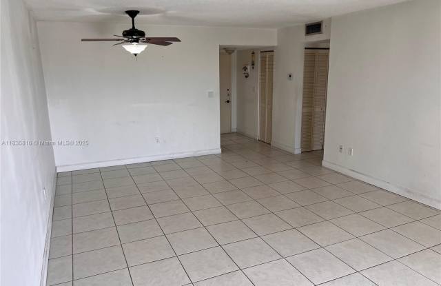 7727 SW 86th St - 7727 Southwest 86th Street, Kendall, FL 33143 7727 SW 86th St - 7727 Southwest 86th Street, Kendall, FL 33143