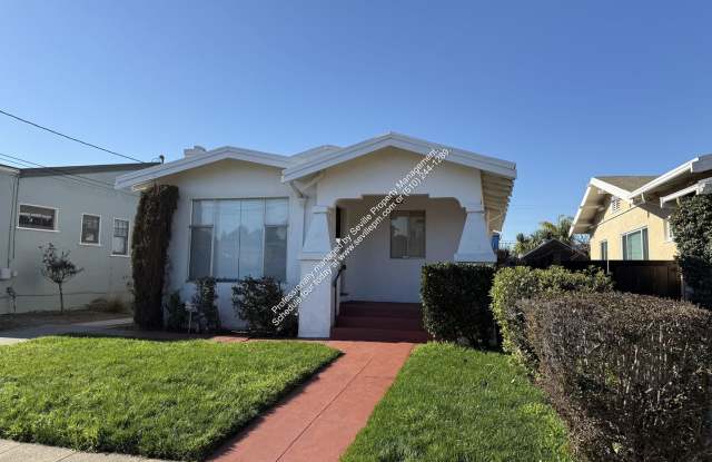 Berkeley Gem w/plenty of outdoor space...available now! photos photos