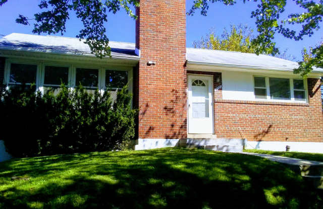 Bright & Sunny 3BR Rambler in Silver Spring! photos photos