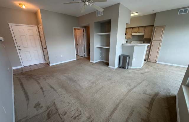 ANNUAL RENTAL - 1 BED / 1 BATH - THE TIDES AT PELICAN LANDING Gallery 4