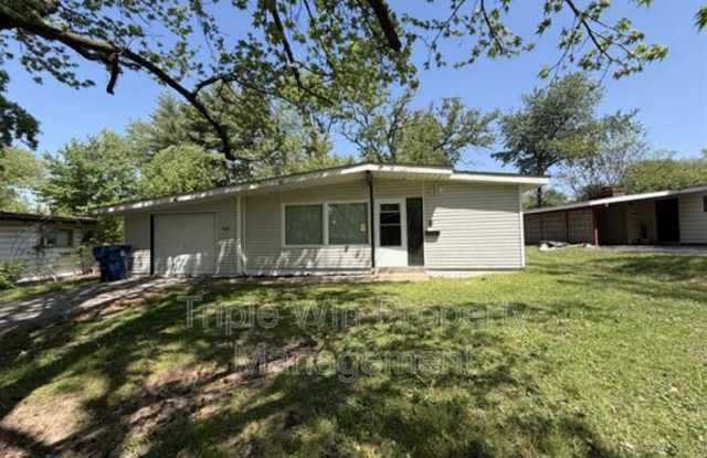 765 BOBBINS LN photos photos