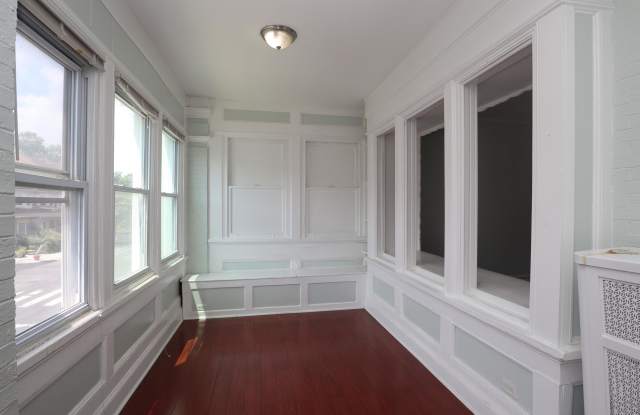 4841 Walnut Street Gallery 3