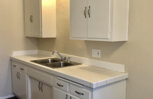 351 W Palm Ave Apt 3 - 351 W Palm Ave W, El Cajon, CA 92020