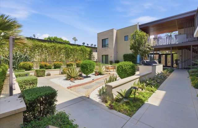 spacious 2-Bedroom, 2-Bath Residence with Private Parking in Pasadena Gallery 4