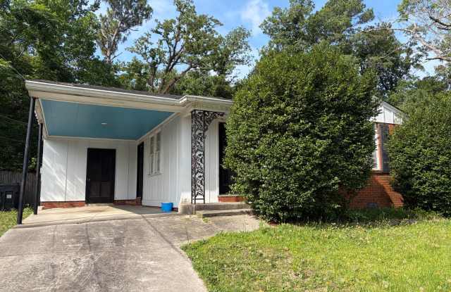 3012 Pinewood Dr Gallery 3
