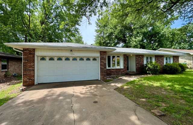 Beautiful Home in Southeast Springfield photos photos