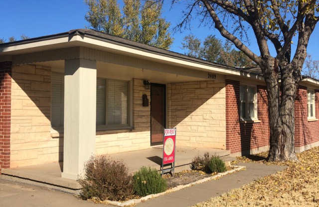 Located in Canyon!!!! Nice 3bedroom 1 bath located near WT and shopping center Gallery 4