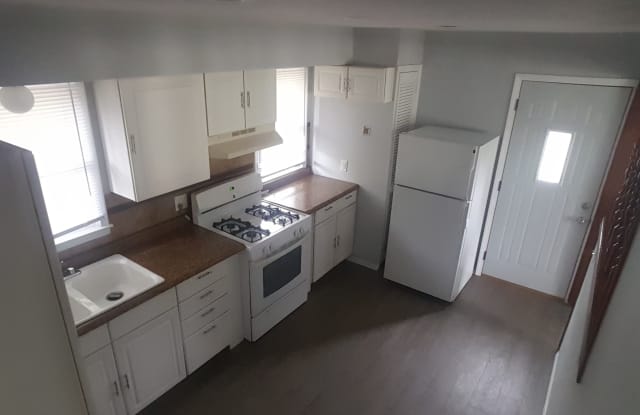 6806 Perry Ave N - 6806 Perry Avenue North, Brooklyn Center, MN 55429
