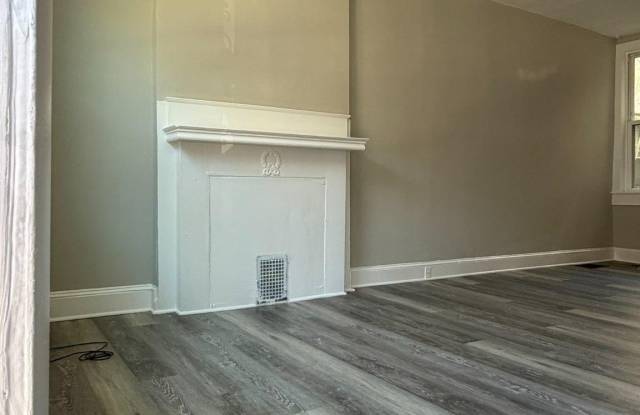 2834 N LECOUNT Street Gallery 4