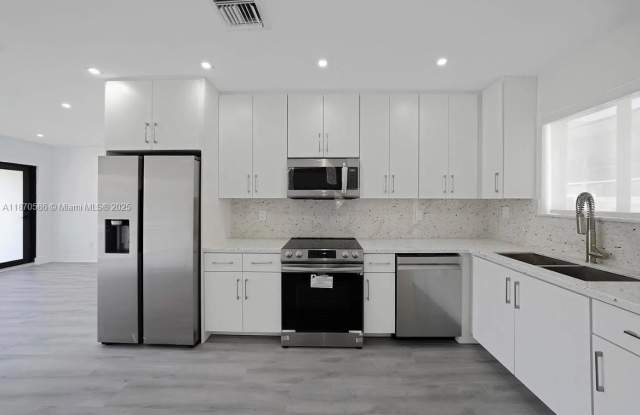 1103 SW 12th St photos photos