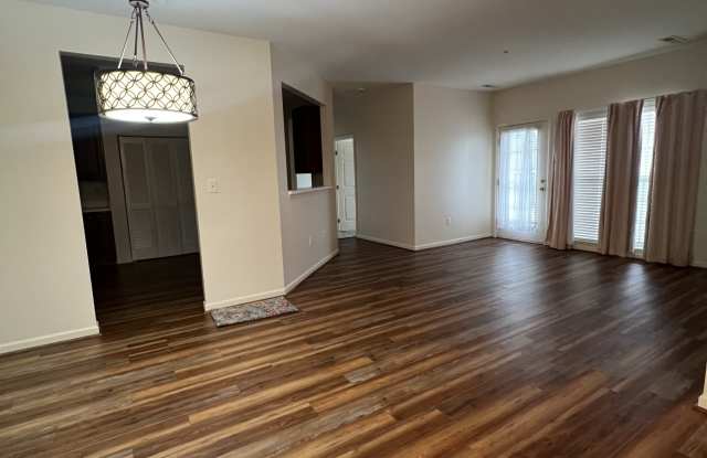 2001 Whispering Ponds Court- 2D - 1APT 2D Gallery 3