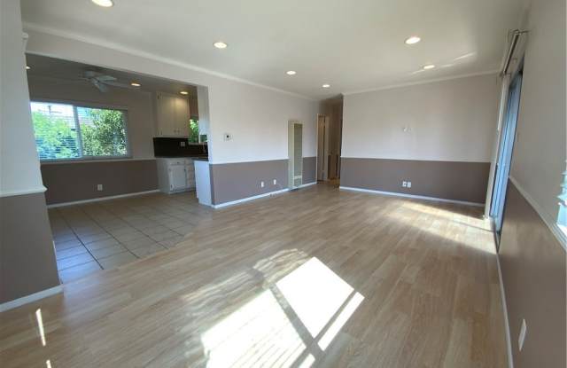 372 20th Street - 372 East 20th Street, Costa Mesa, CA 92627