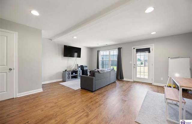 113 Graystone Court Gallery 2