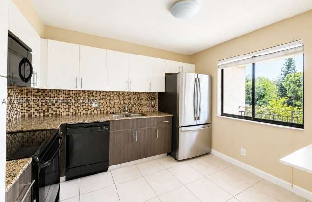 405 LAKEVIEW DR Gallery 3