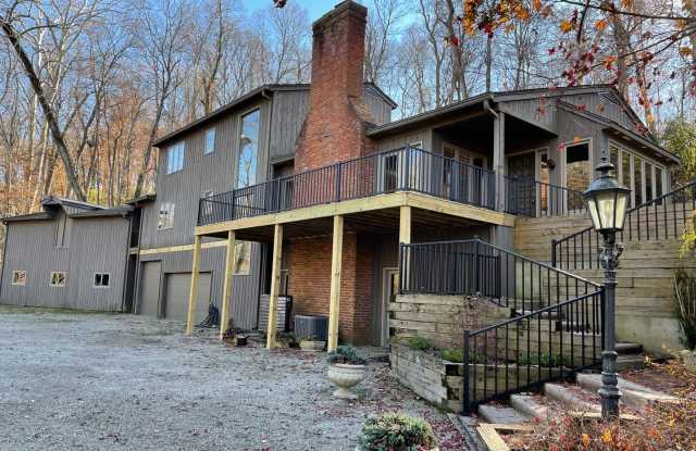Glenview Hills HUGE 3 Bedroom 2.5 Bath Home with Privacy photos photos