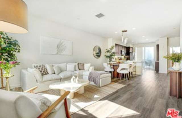 3945 North Eagle Rock Boulevard Gallery 2