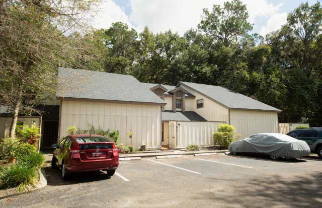 Charming 2B/2B Townhome with Loft in Prime Location (Cypress Pointe) photos photos