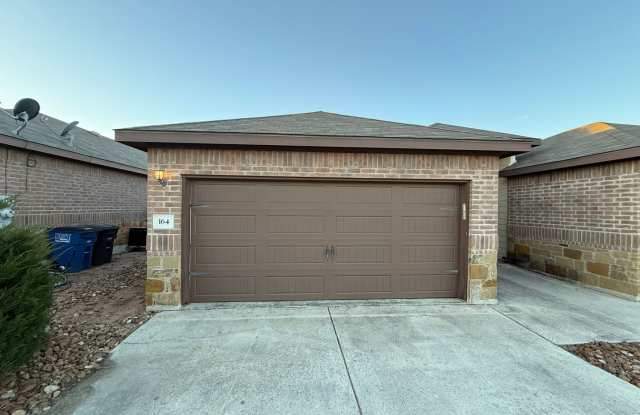 Modern 3bd 2ba Duplex in Prime Location - 164 Joanne Cove, Guadalupe County, TX 78130