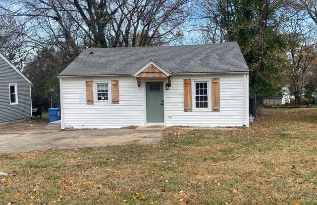 2 Bedroom Pet Friendly Home For Rent Near Madison Street! - 1251 Daniel Street, Clarksville, TN 37040
