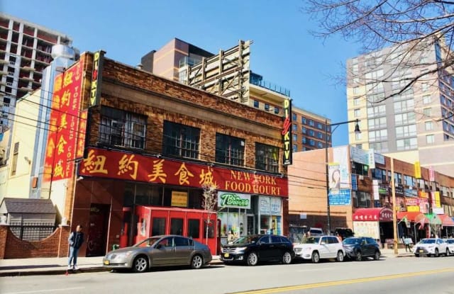 133-35 Roosevelt Avenue - 133-35 Roosevelt Avenue, Queens, NY 11354
