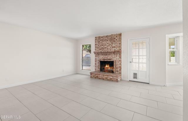 936 ONEIDA Drive Gallery 4