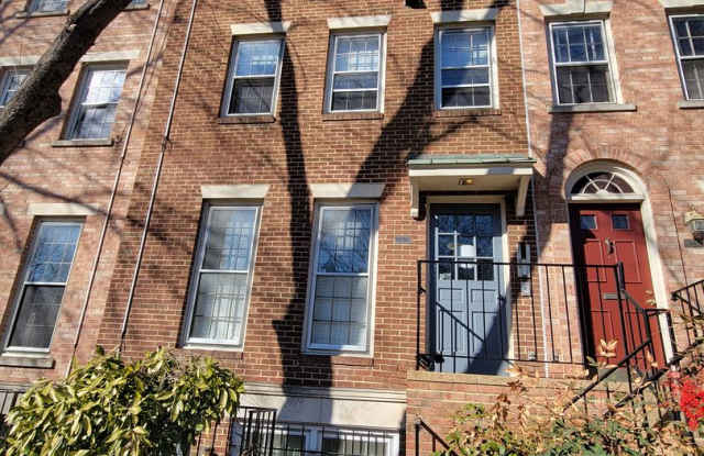 Spacious and Bright 2-level 1 BR in Adams Morgan Gallery 1